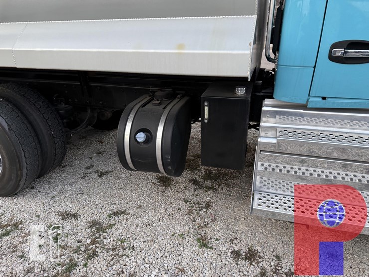 2019-kenworth-t680-image-3