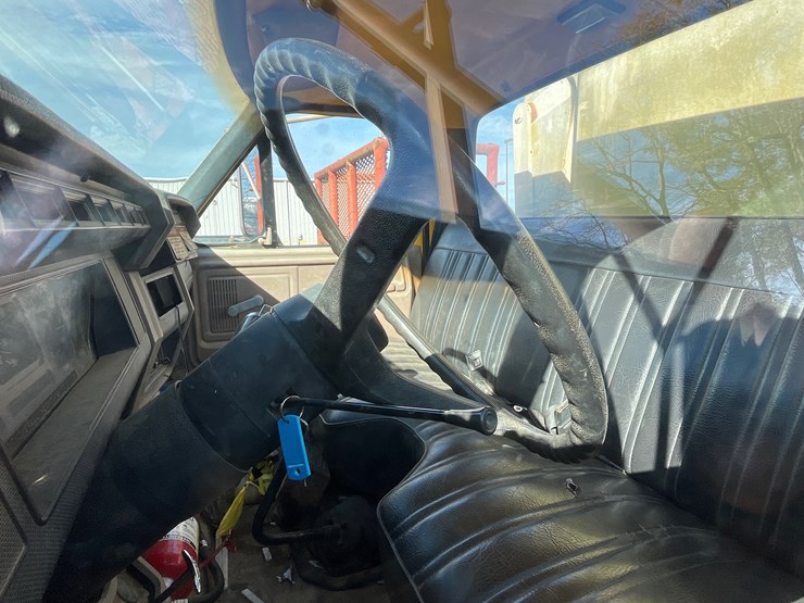 #2-•-1996-ford-f80-boom-truck-image-15