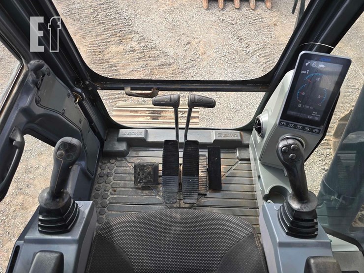 2022-xcmg-xe210u-image-17