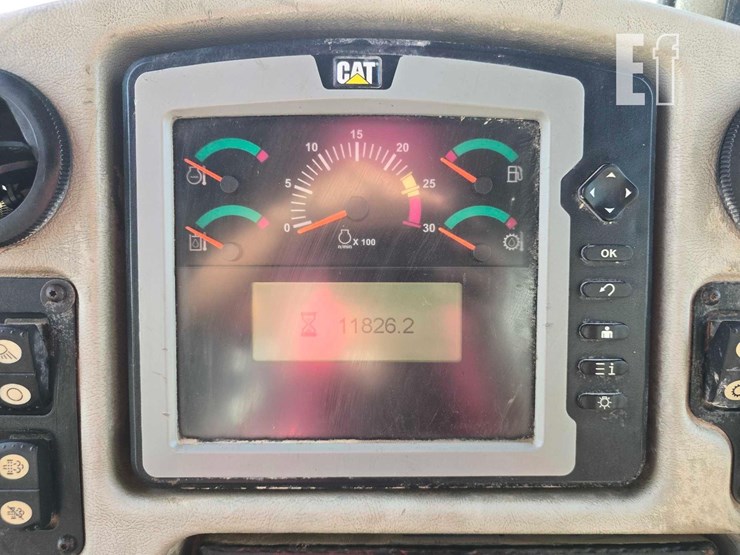 2012-caterpillar-d6t-xw-image-19