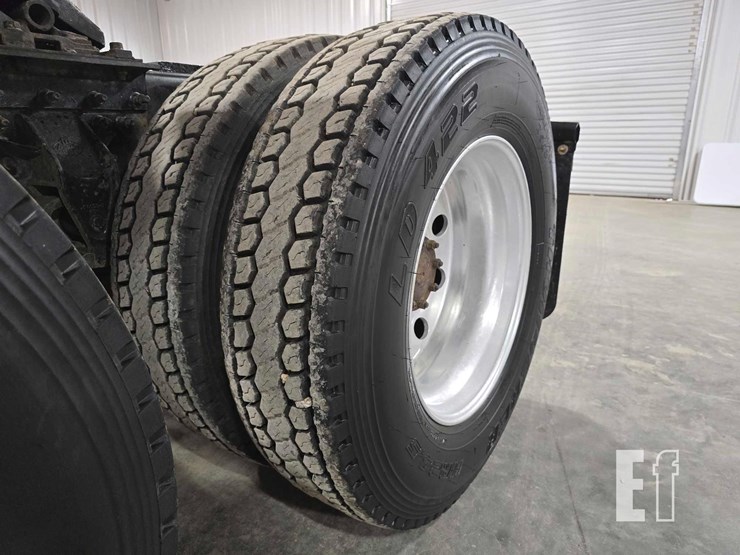 2000-mack-ch613-image-14