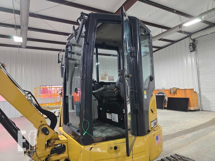 2016-caterpillar-303.5e2-cr-image-38