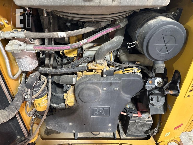 2019-caterpillar-299d2-xhp-image-27