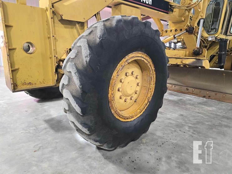 2001-caterpillar-140h-image-25