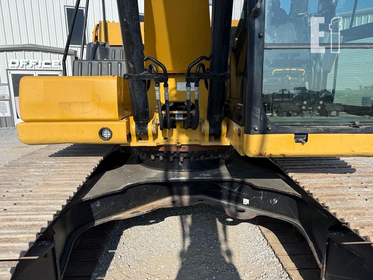 2023-caterpillar-320gc-image-18