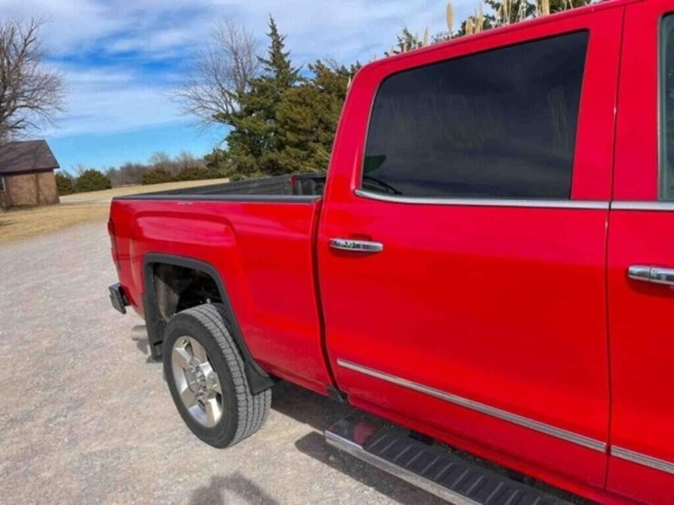 2016-gmc-2500-image-11