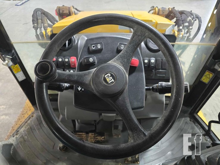 2013-caterpillar-430f-it-image-16