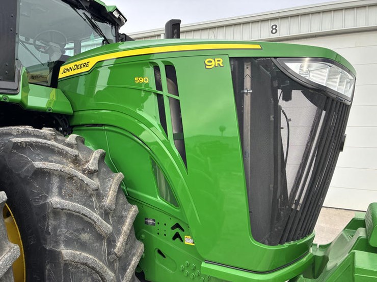 2024-john-deere-9r-590-image-11