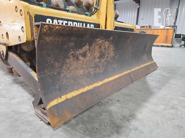 2005-caterpillar-cp-563e-image-10