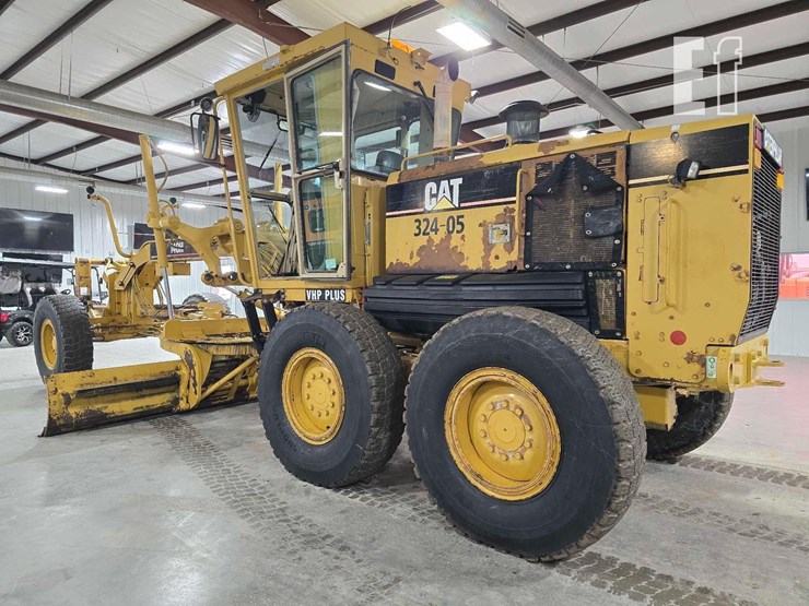 2006-caterpillar-140h-image-37