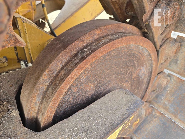 2012-caterpillar-d6t-xw-image-27