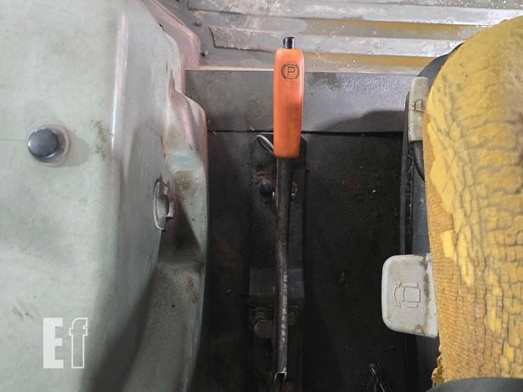 2005-massey-ferguson-5455-image-28