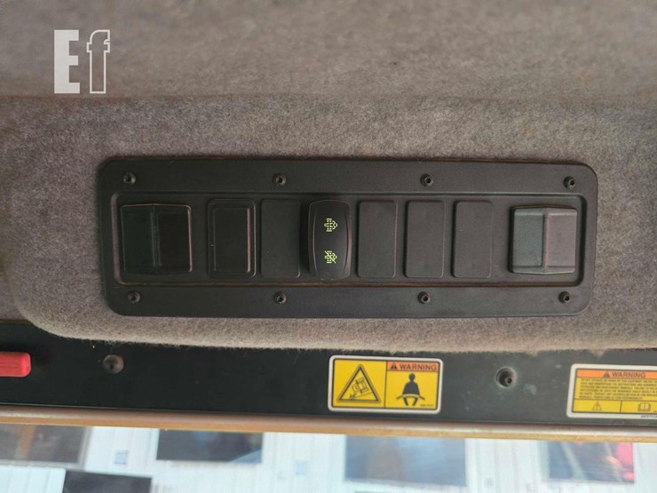 2015-caterpillar-745c-image-18