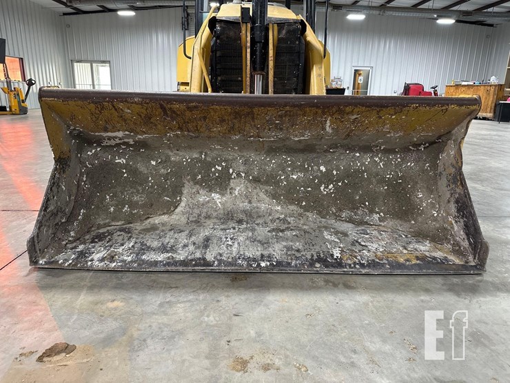 2016-caterpillar-415f2-image-9