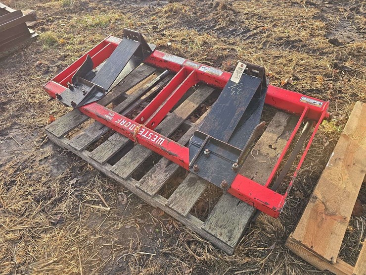 westendorf-stack-saver-2-skid-steer-attachment-image-5