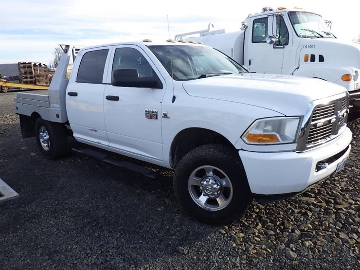 2010-dodge-2500-image-3