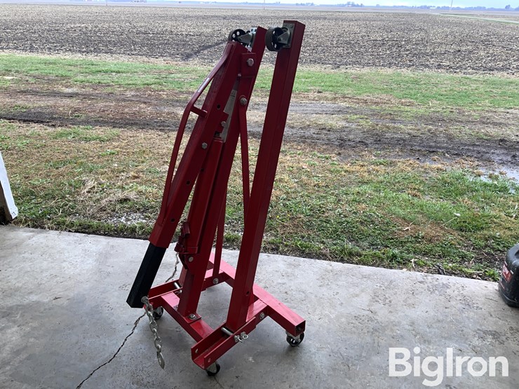 grand-rapids-industrial-product-2-ton-portable-folding-cherry-picker-image-1