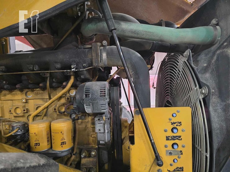 2005-caterpillar-cp-563e-image-30