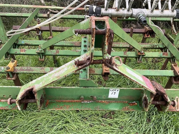 (offsite)-custom-3-pt-3-row-60"-cultivator-image-6