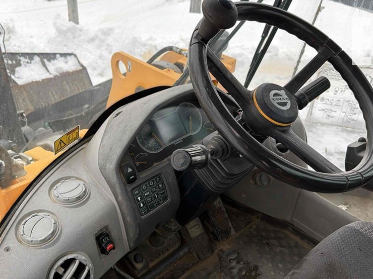 2017-volvo-l110h-image-14