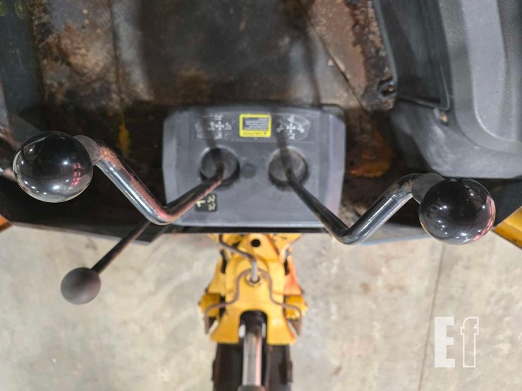 2015-deere-310l-ep-image-20