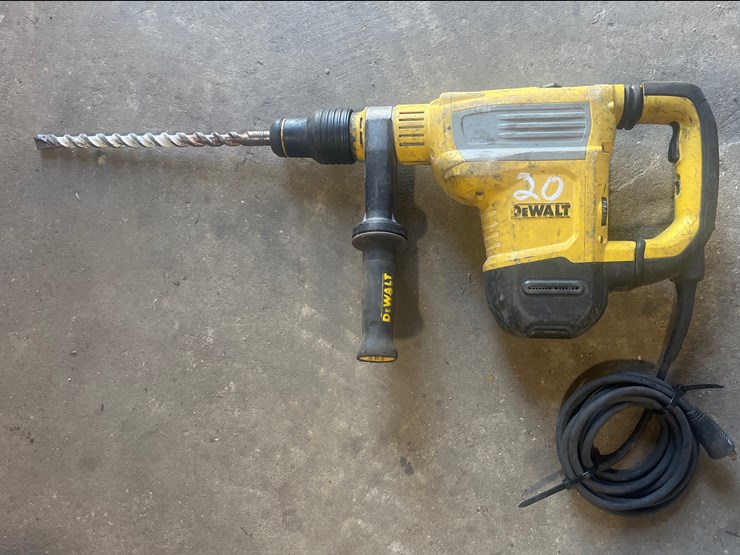 #20-•-dewalt-hammer-drill-d25614-image-1