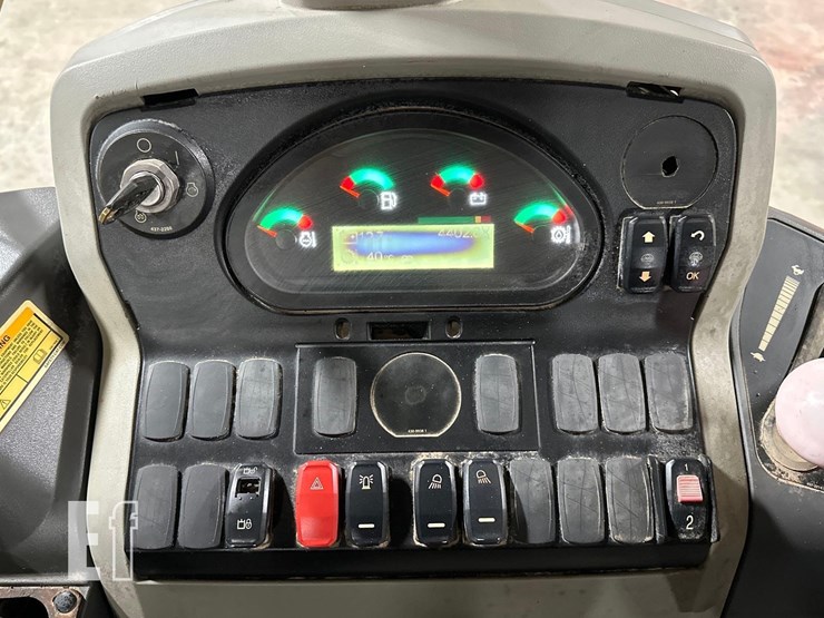 2016-caterpillar-415f2-image-27