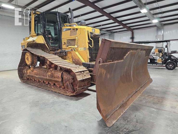 2016-caterpillar-d6n-lgp-image-2