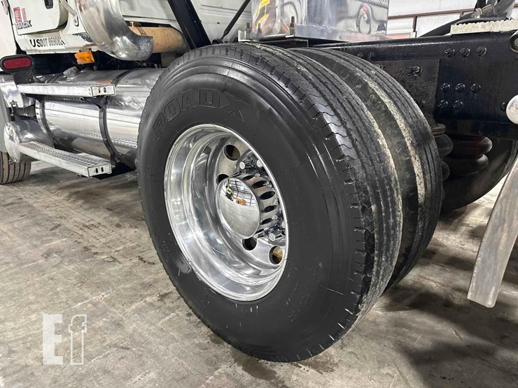 2009-mack-granite-gu713-image-23