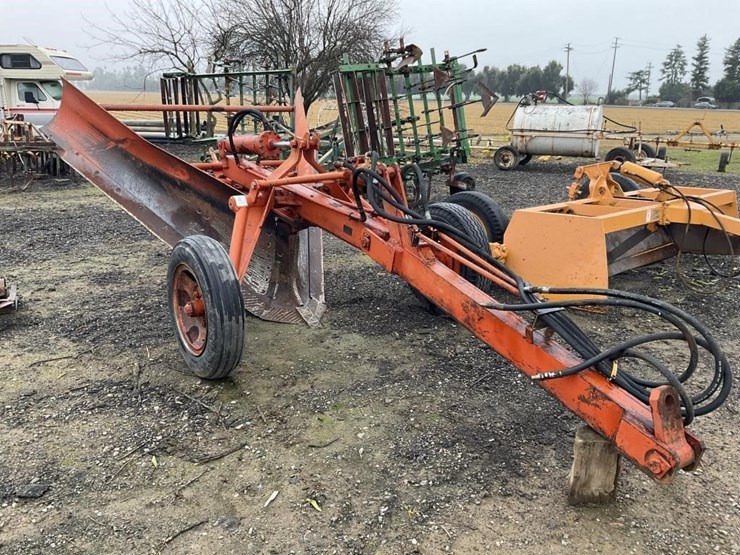 yonkers-johnson-300a-pull-v-ditcher-image-2