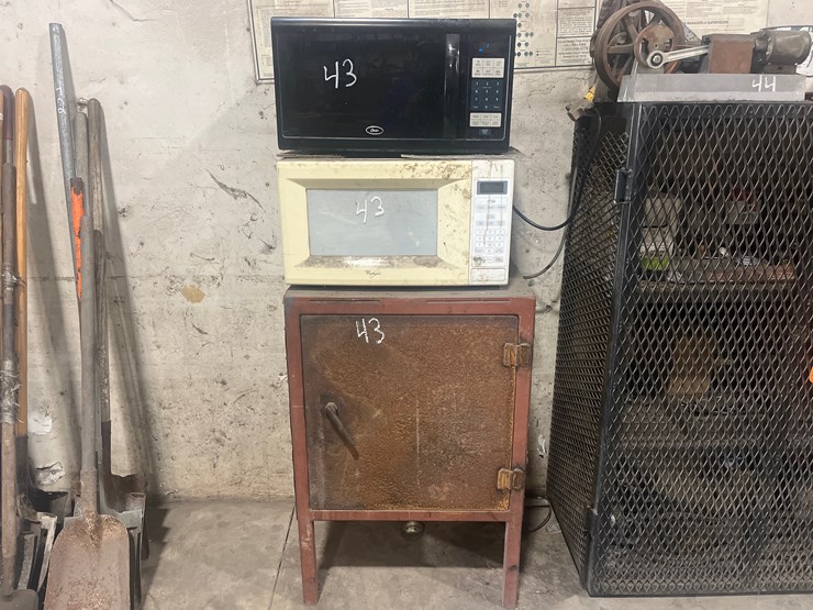 #43-•-2-microwaves-and-homemade-rod-oven-image-1