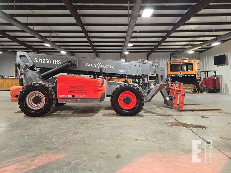 2019-skyjack-sj8831rt-image-6