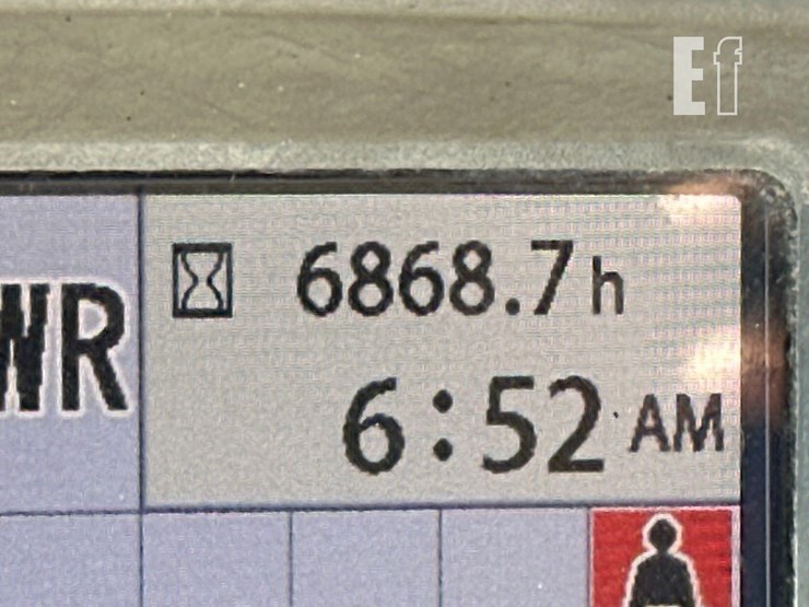 2018-deere-350g-lc-image-21