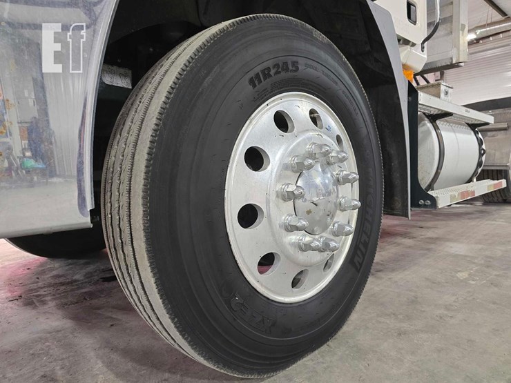 2005-mack-vision-cxn613-image-22