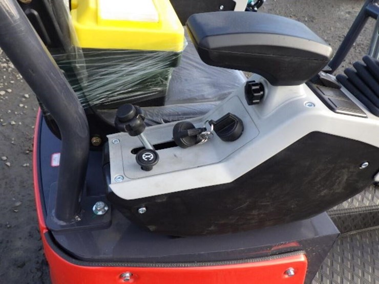 2025-cfg-mx15rx-hydraulic-excavator-image-17