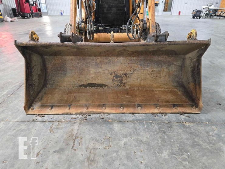 2013-case-580n-image-14