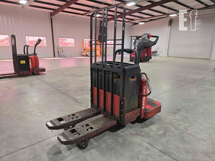 raymond-8400-image-1