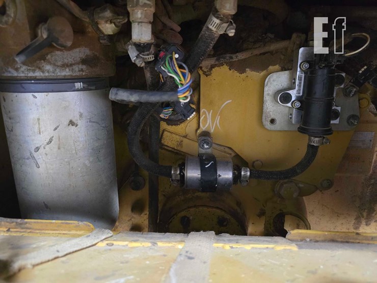 2016-caterpillar-d6n-lgp-image-28