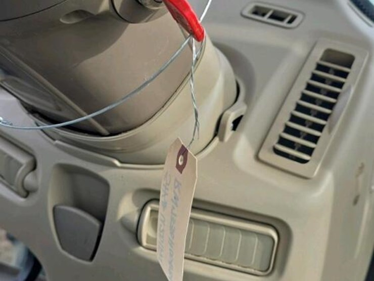 2007-john-deere-7330-image-25