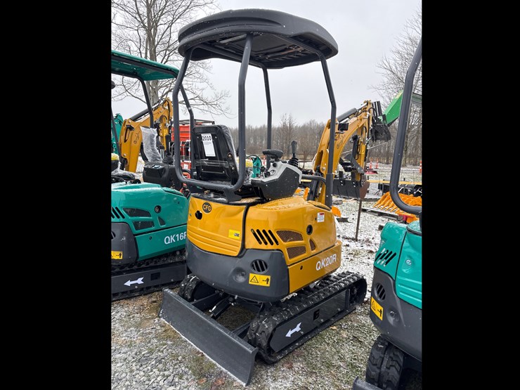 #2010-•-unused-qk20r-mini-excavator-image-5