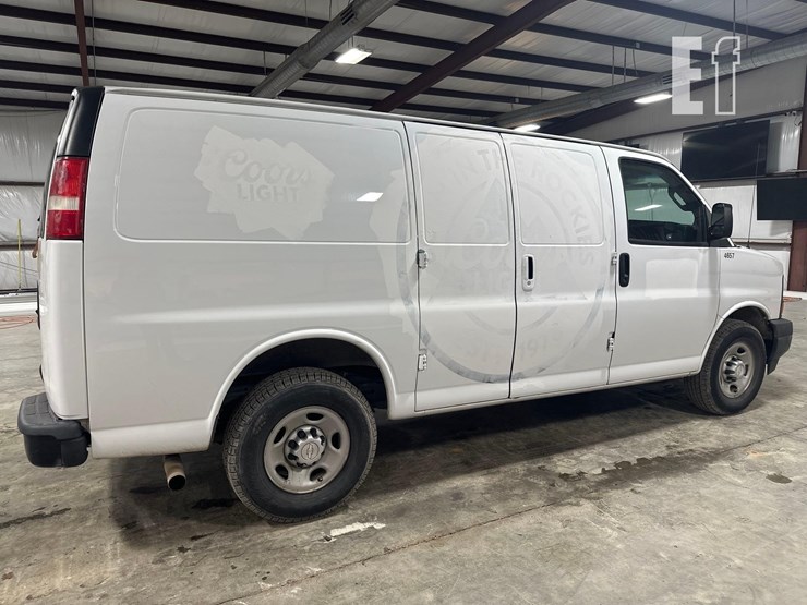 2017-chevrolet-express-2500-image-4