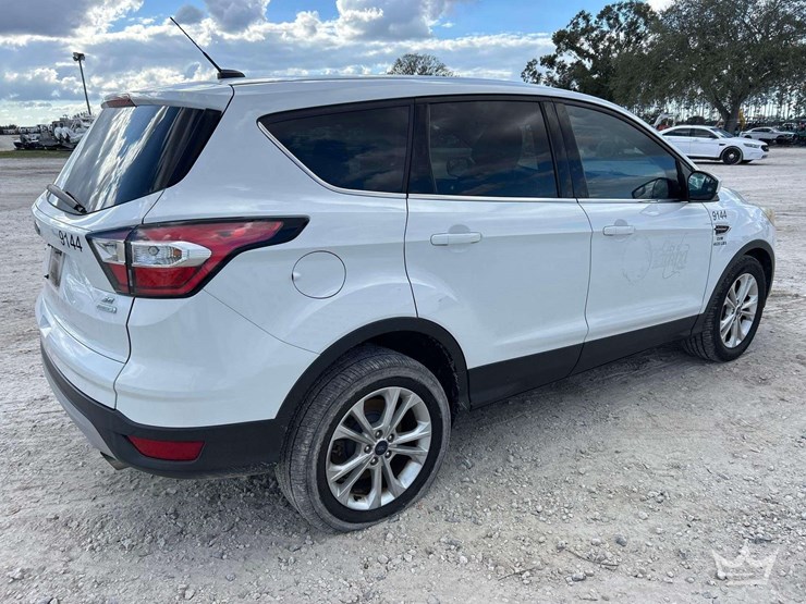 2017-ford-escape-image-3