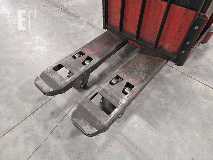 raymond-8400-image-13