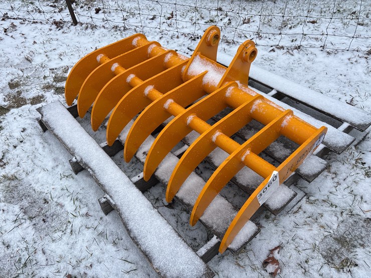 2025-caterpillar-305-image-1