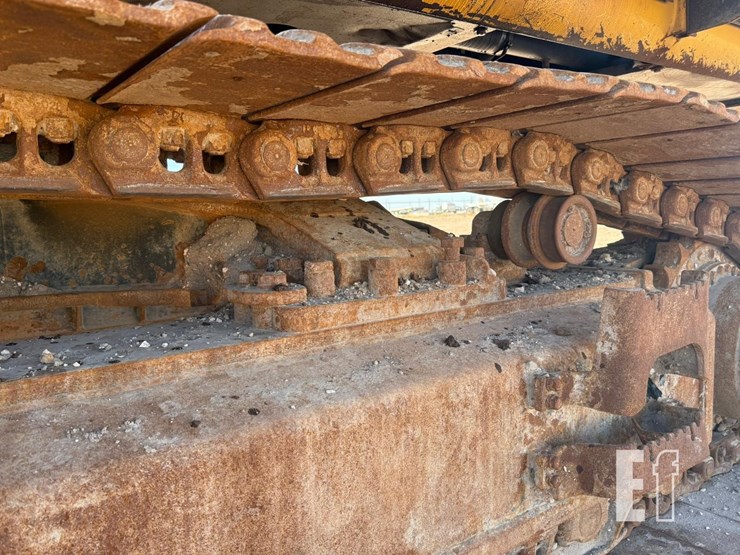 2015-deere-470g-lc-image-30