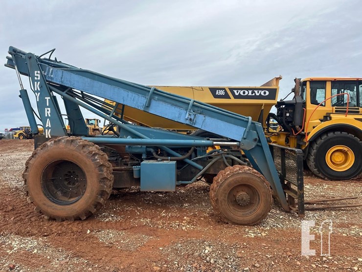 sky-trak-6034-image-2