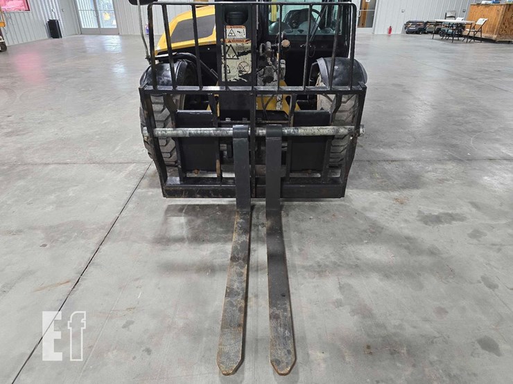 2020-caterpillar-th255c-image-11
