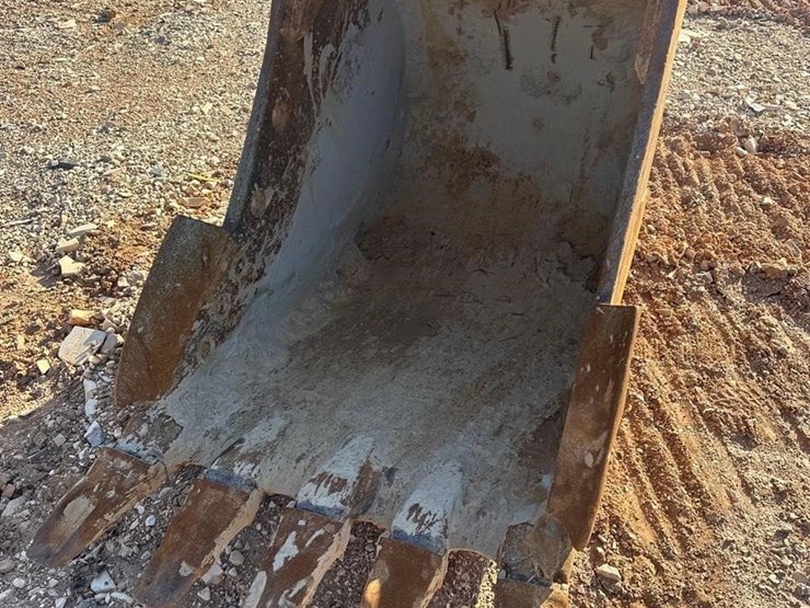 2018-caterpillar-320-image-13