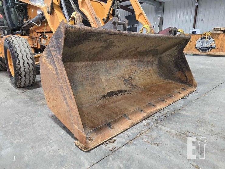 2013-case-580n-image-13