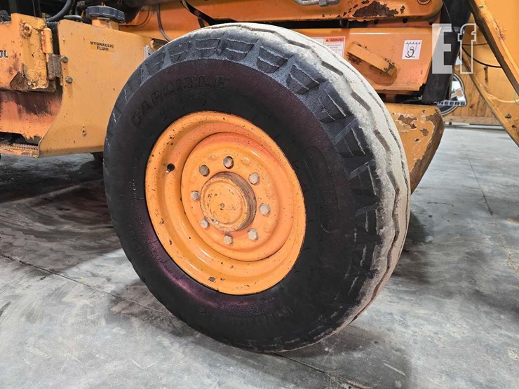 2013-case-580n-image-26